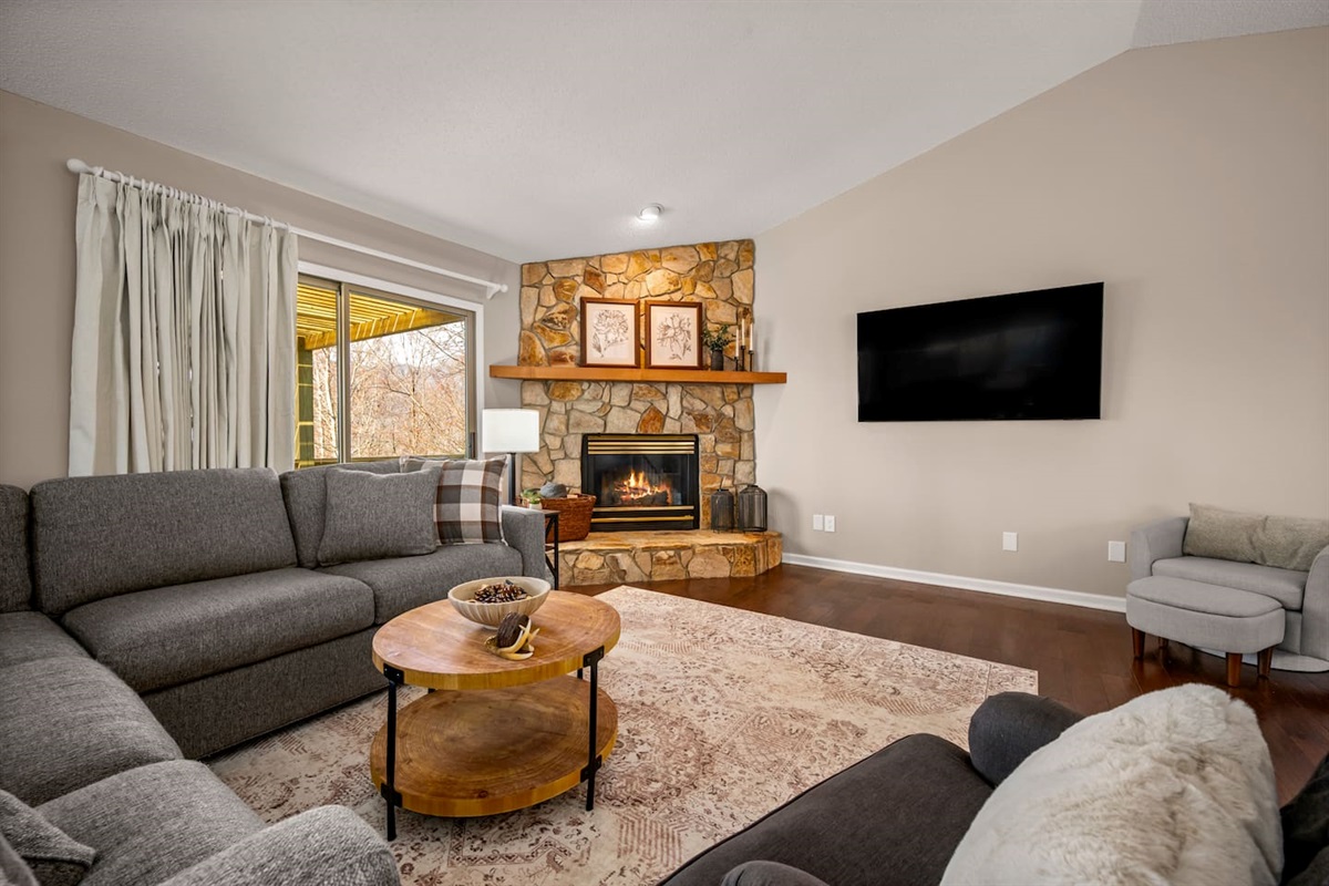 Spacious living room with fireplace