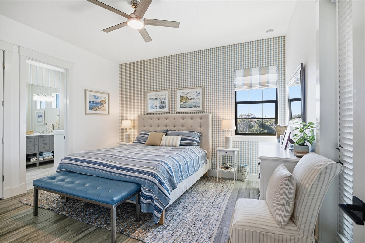 Coastal calm, perfected 🩵🛏️
This bright, beach-inspired bedroom features a comfy king bed, soft coastal textures, and an ensuite bath—your own peaceful retreat after a day in the sun.
