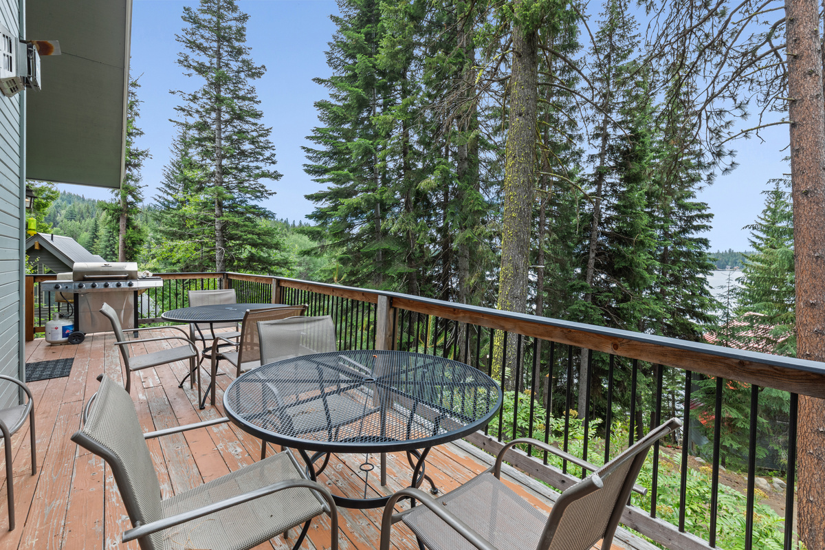 Outdoor seating for large groups