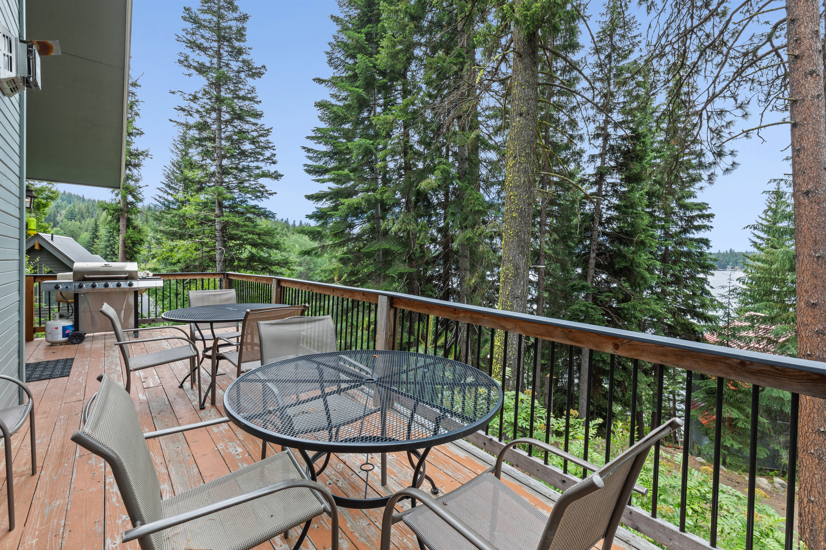 Outdoor seating for large groups