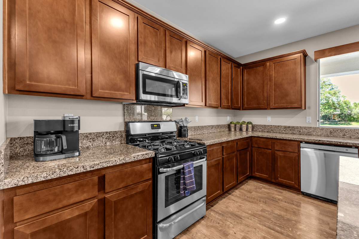 Fully Stocked Kitchen