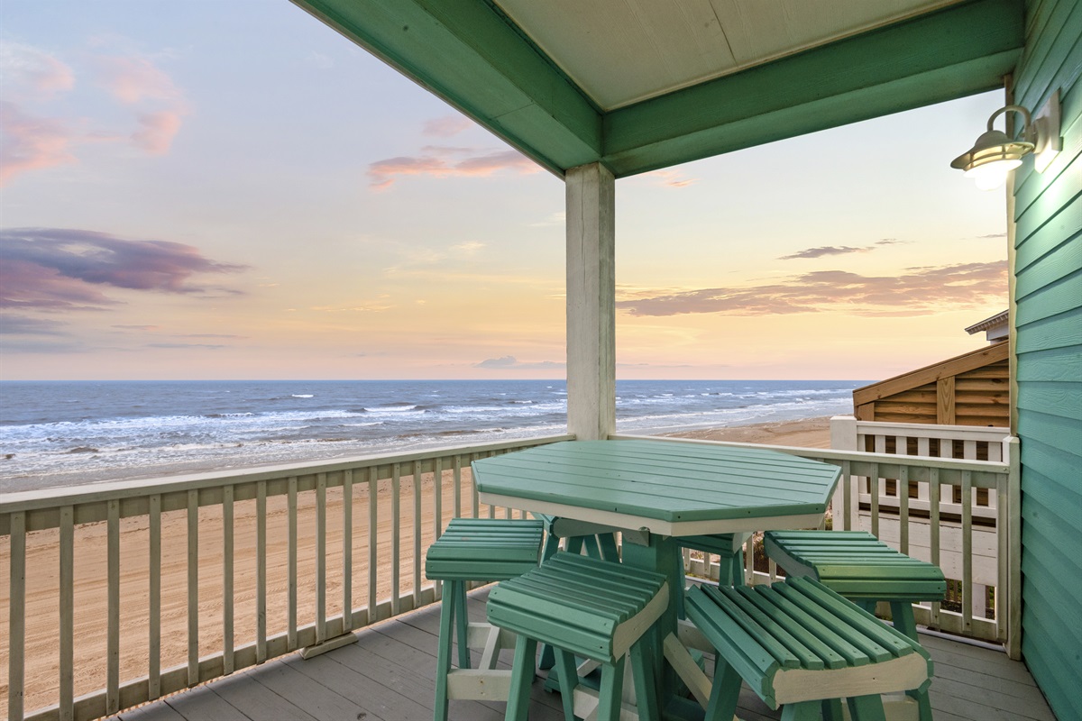 4cc8b4eb343c43ca8705b2d7a60bb310 Large | Beachhouse | Texas | TX | Vacation Homes | Galveston | Crystal Beach | Kokomo | Breezy Days | Beachfront Elegance | Sunrise Serenity | Southern Sands Property Management, LLC