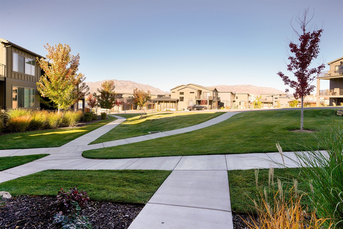 Beautifully maintained community walkways and landscaping