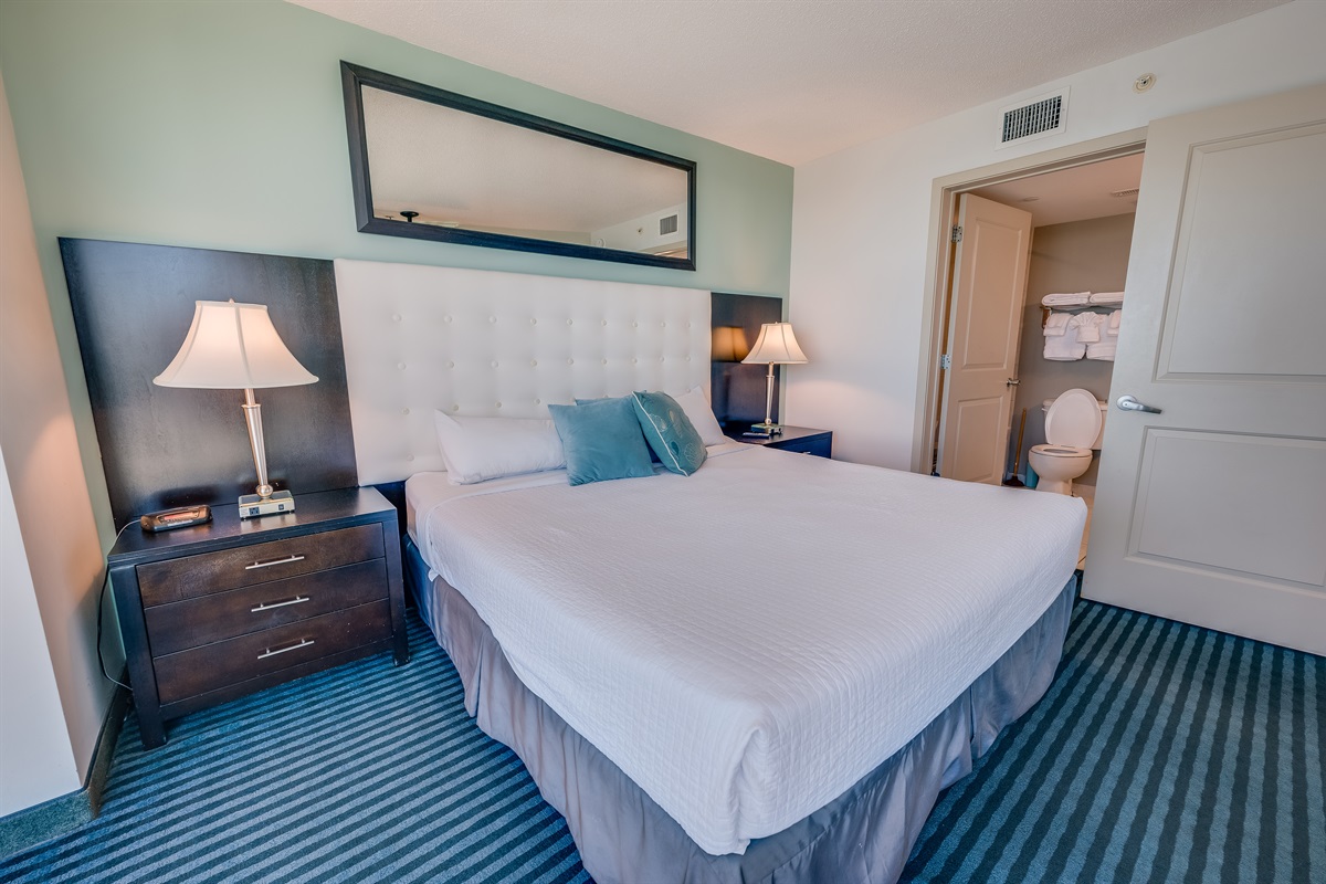 Stunning Bedroom Beautifully Decorated with Amazing Views 💫✨