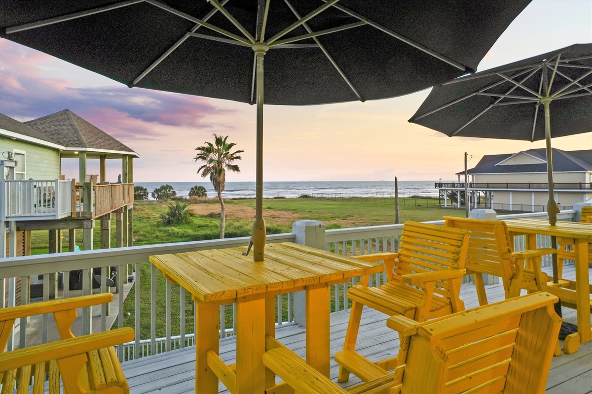 4d083509d1a9446fa1260947ebe4041d Large | Beachhouse | Texas | TX | Vacation Homes | Galveston | Crystal Beach | Kokomo | Breezy Days | Beachfront Elegance | Sunrise Serenity | Southern Sands Property Management, LLC