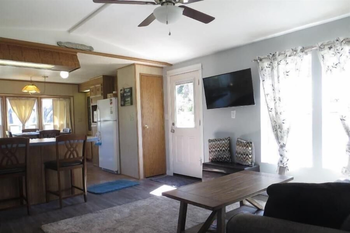 Living area - with TV