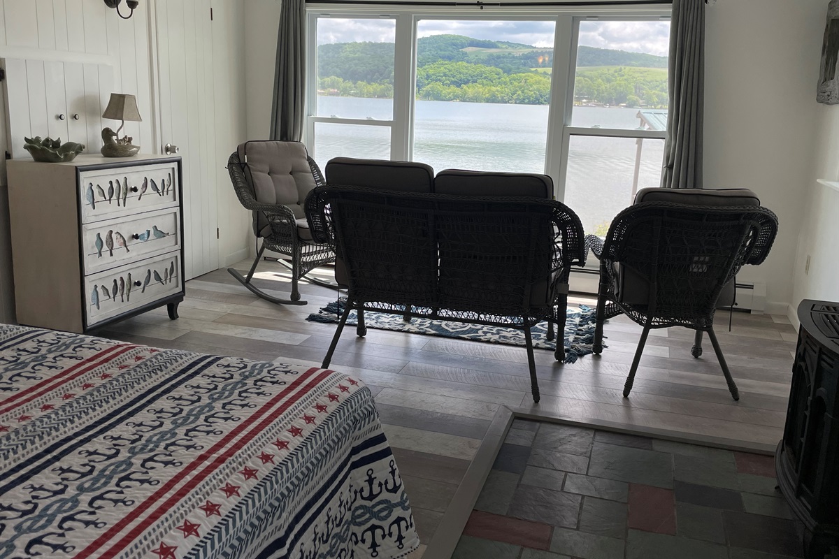 1st floor Queen with sitting area