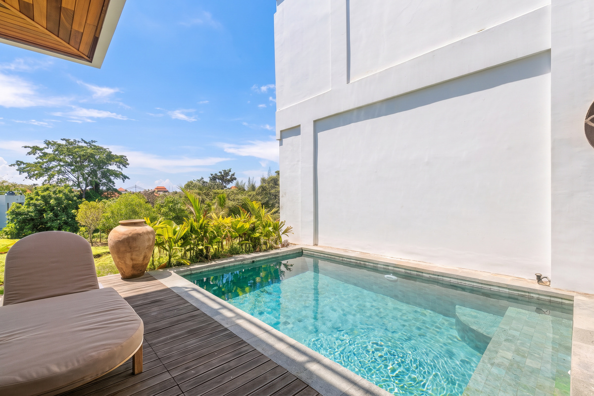 Pool area