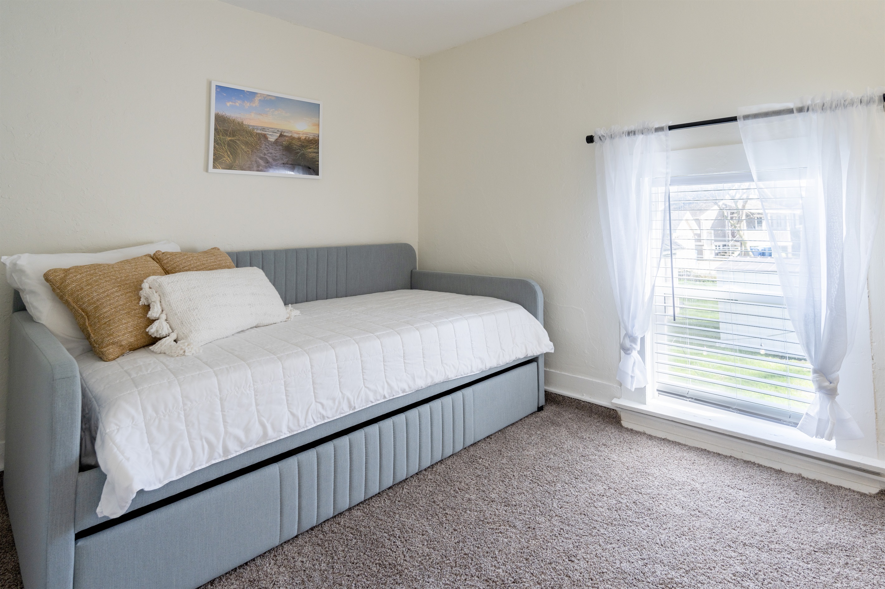 Flexible mid-level sleeping and workspace