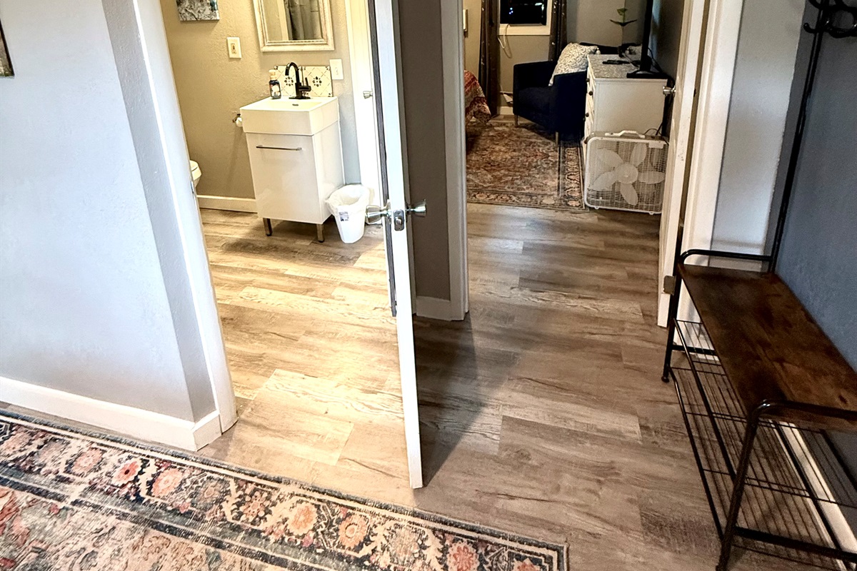 Door to each room through bathroom.