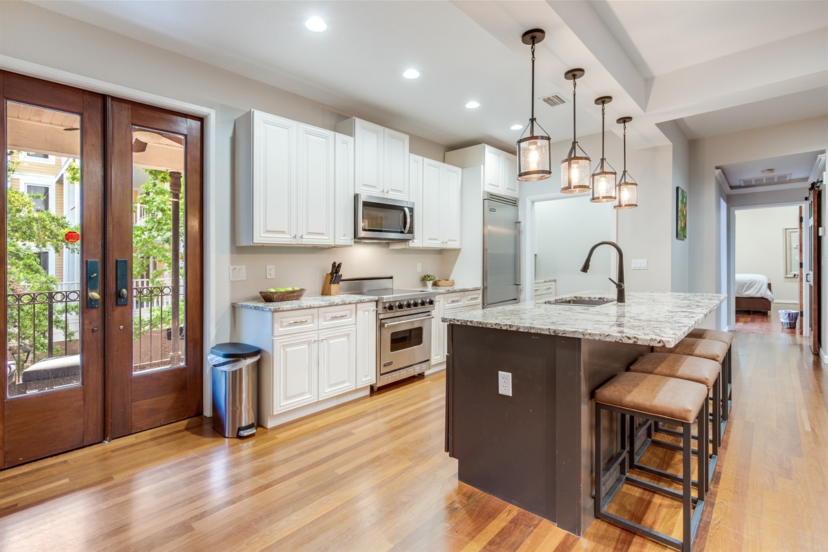 Full Kitchen