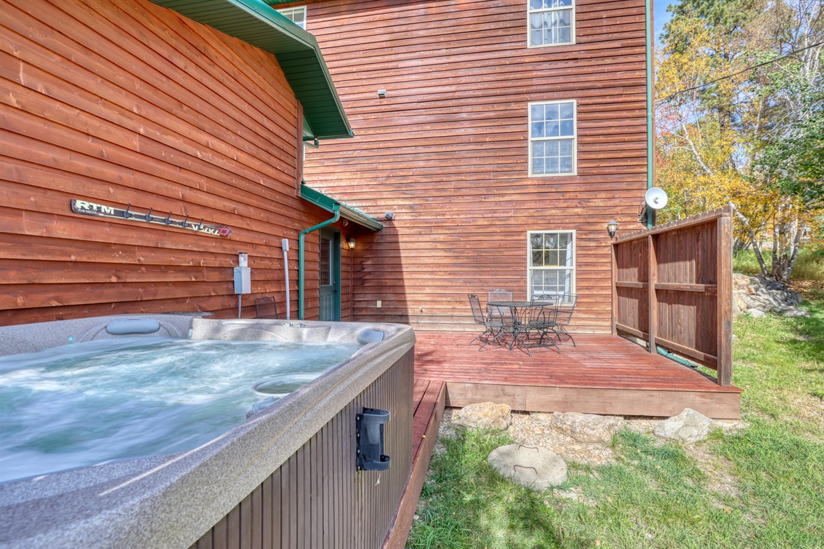 Back Deck/ Hot Tub