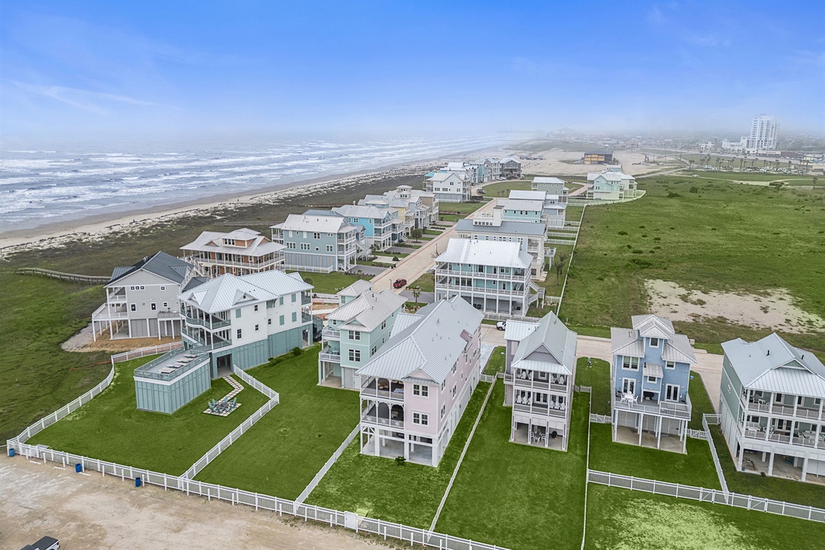 4d618028a006431caf3e56424dc6b0b5 Large | Beachhouse | Texas | TX | Vacation Homes | Galveston | Crystal Beach | Kokomo | Breezy Days | Beachfront Elegance | Sunrise Serenity | Southern Sands Property Management, LLC