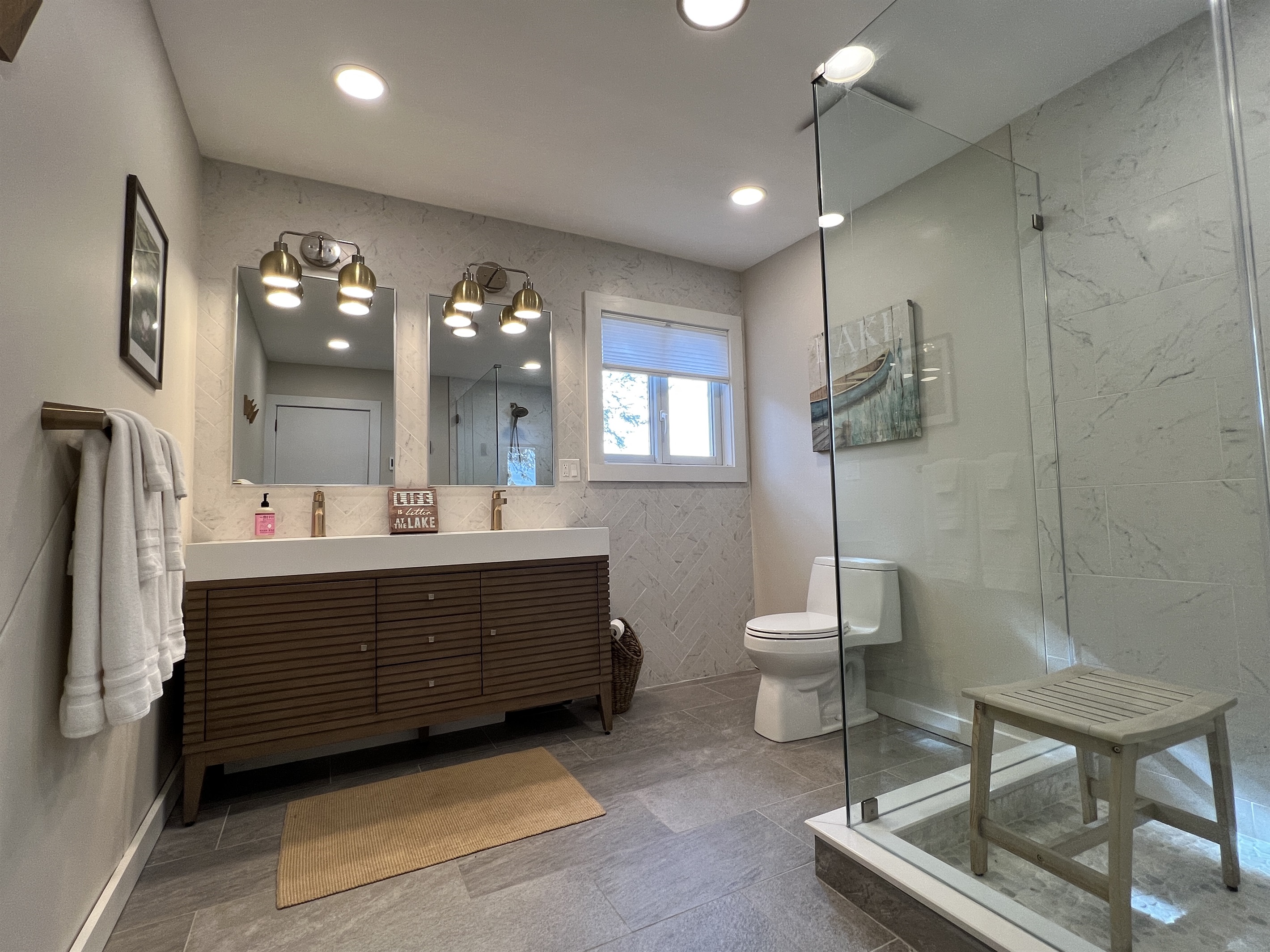 East wing - 1st floor Luxurious bathroom