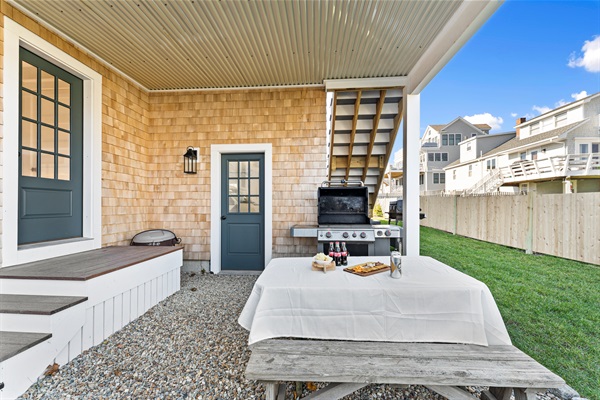 Alfresco dining and BBQs on your private outdoor patio