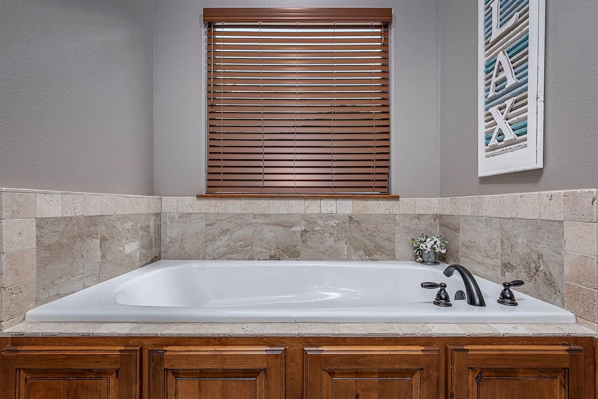 Primary Suite Soaking Tub