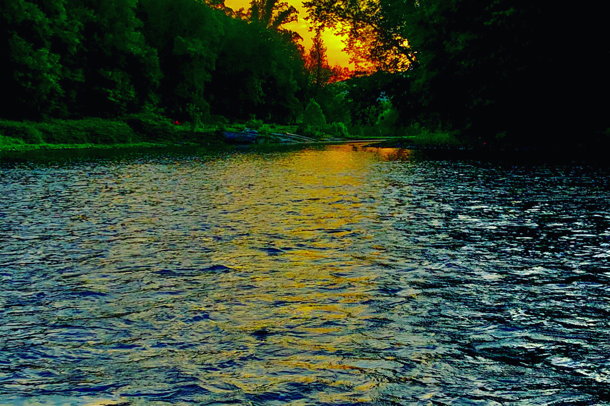Sunset when kayaking back to the house.