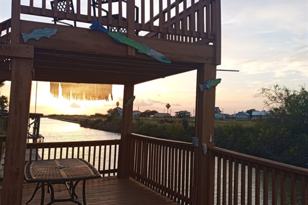 upper deck for great views!