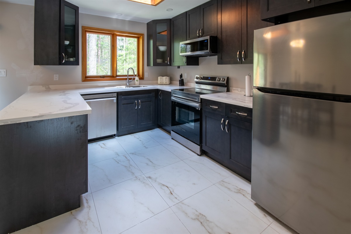 4d7ddbfb3dc340ec8bc26ac30a9d4664 Large