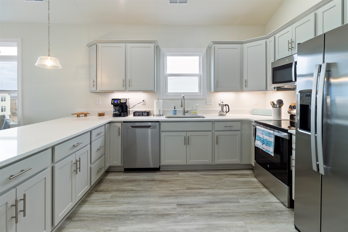 New fully stocked kitchnen