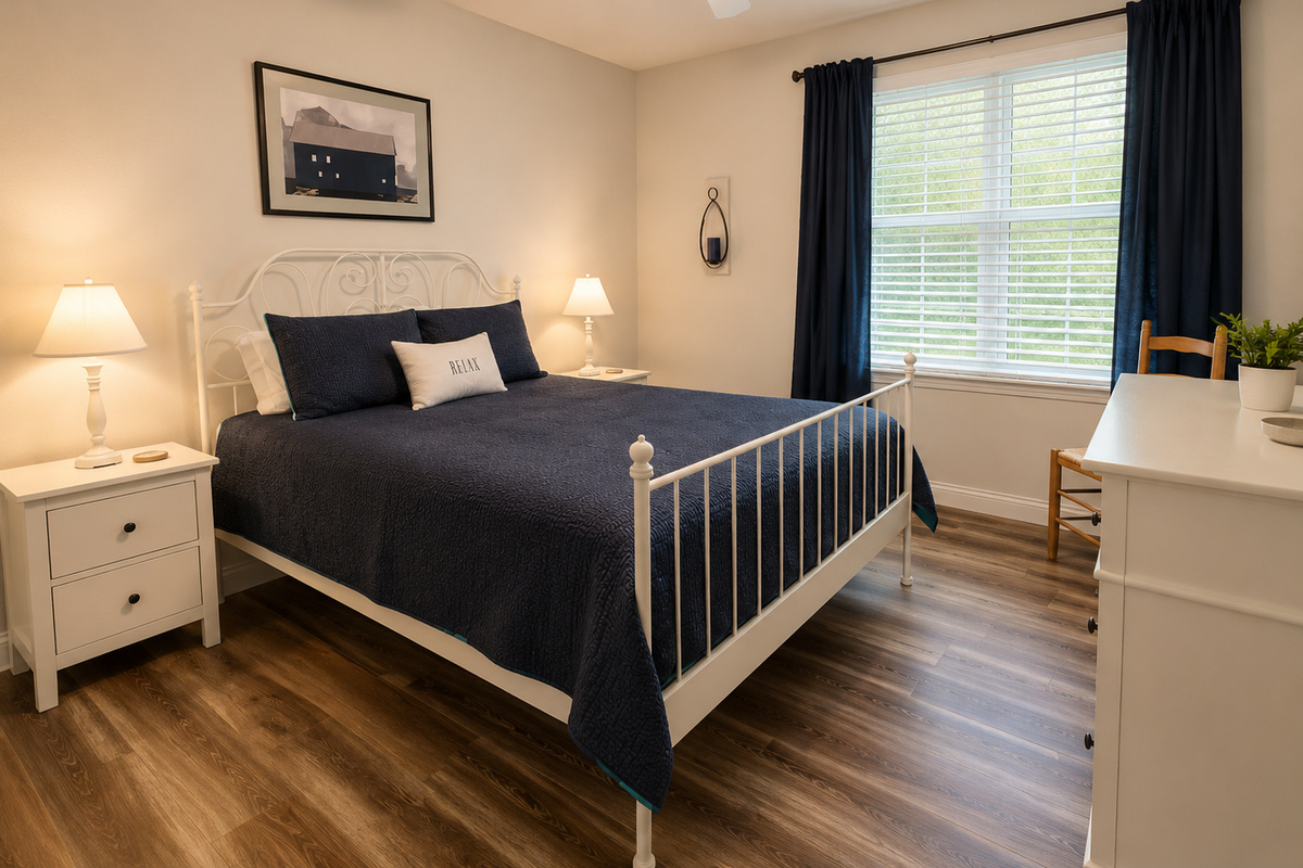Queen bedroom 2