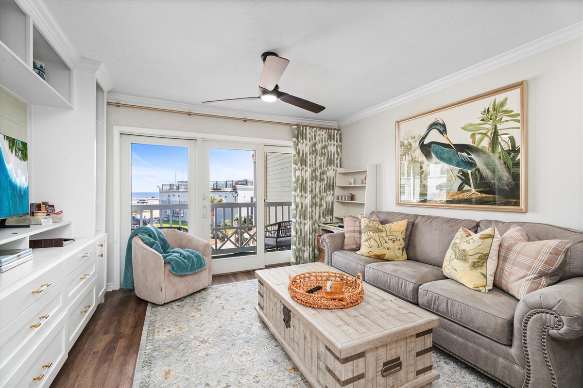 4d8ddf9e503c4d91b4003d116f695fd7 Large | Beachhouse | Texas | TX | Vacation Homes | Galveston | Crystal Beach | Kokomo | Breezy Days | Beachfront Elegance | Sunrise Serenity | Southern Sands Property Management, LLC