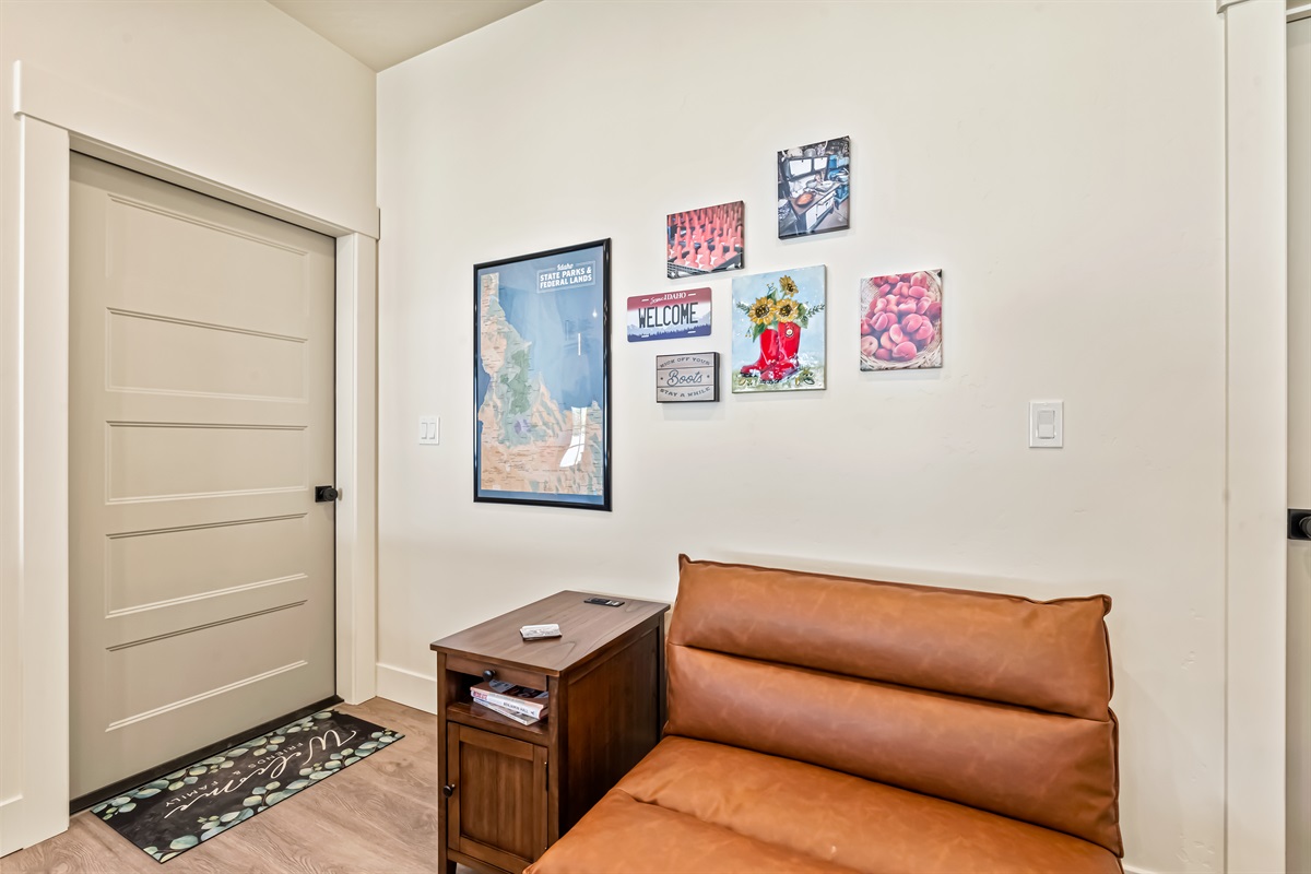 2nd Seating Area