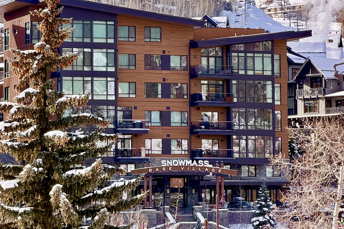 Snowmass, Colorado has a spirit about it that is contagious. If you haven't visited yet, you're missing out. Once you have, you'll be reminiscing until you meet again. 