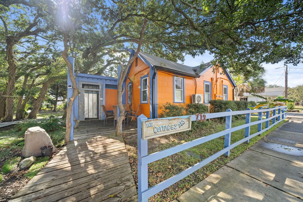 Welcome to The Islander at CB Bungalows!