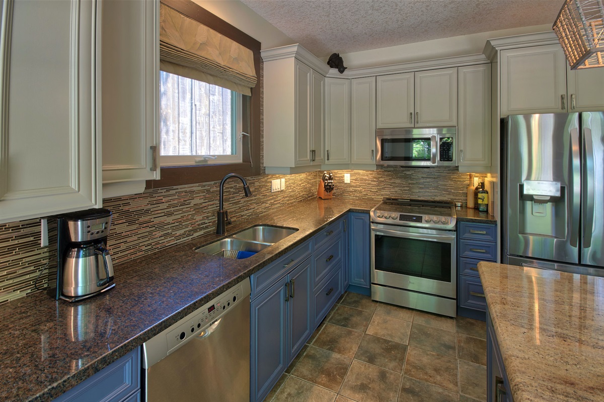 4da2fca8572a4368b74f8d280d29294f Large