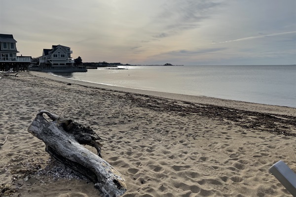 Winter sunrise at Lee Manor Beach