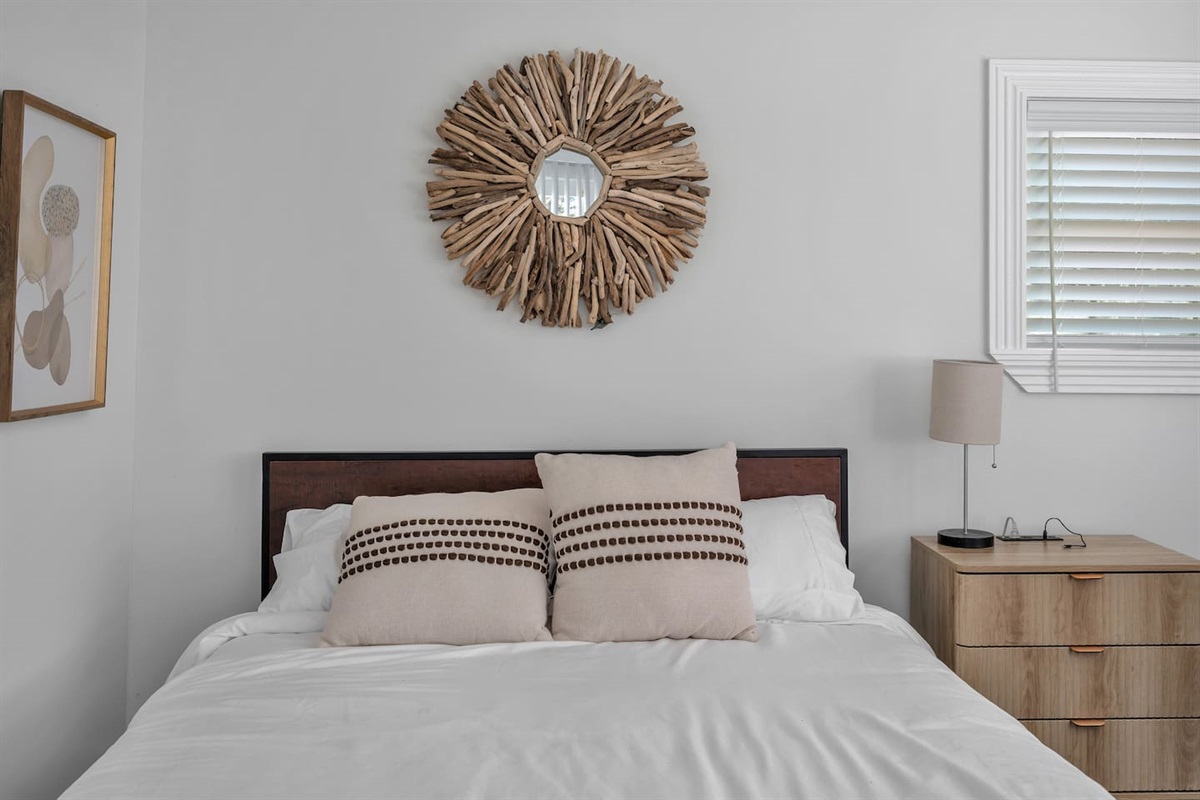 A quiet oasis for solo travelers or couples—enjoy a full bed and modern finishe