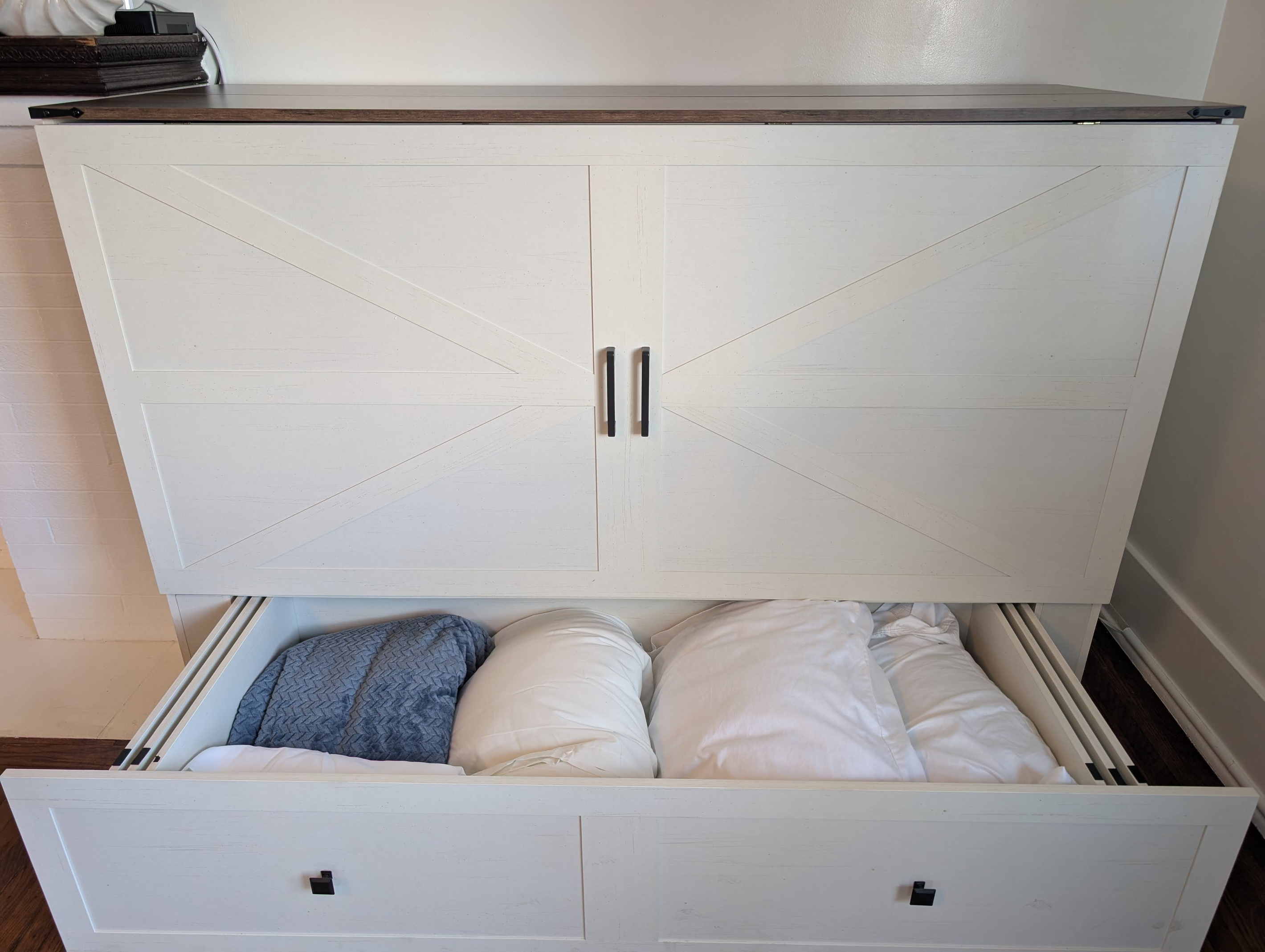 🛏️ We've thought of everything! Extra pillows, blankets, and linens are neatly stored and ready whenever you need them.