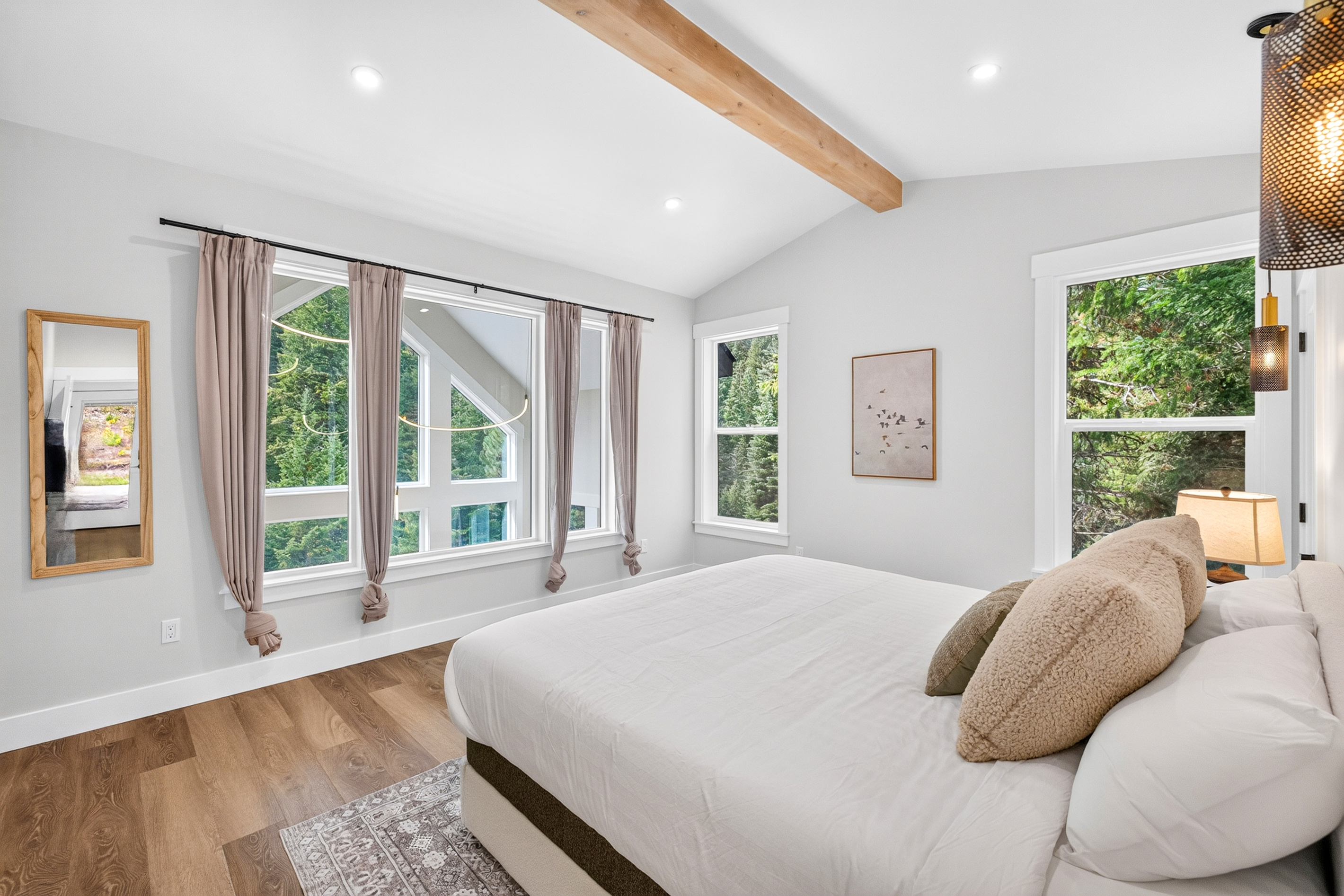If you can take your eyes off the stunning views, you'll sleep soundly on this high end king mattress and sheets in the master suite complete with a private bathroom with dual vanities and shower.