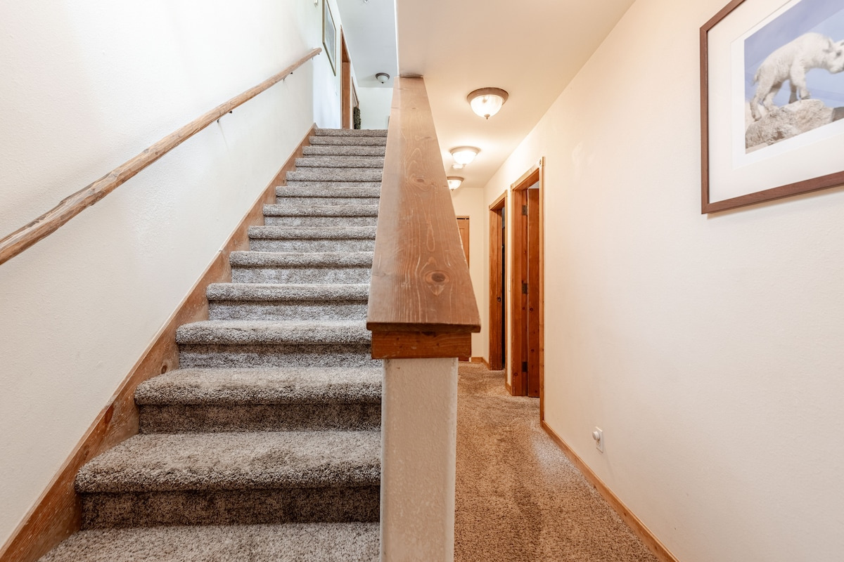 Stairs to Living