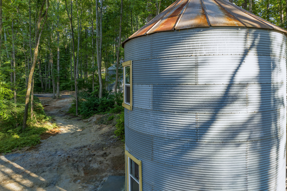 Unique Getaway: Stay in a charming repurposed grain silo surrounded by nature's beauty!