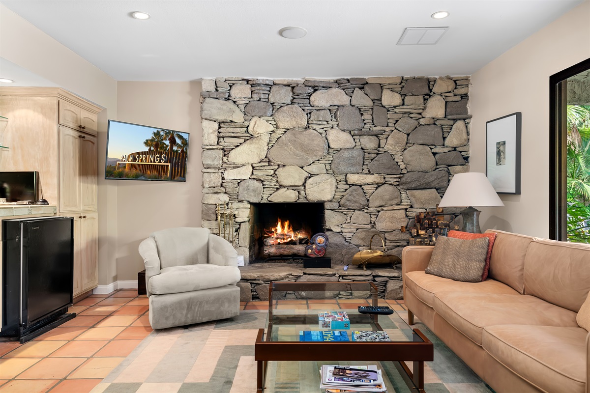 family room ftreplace
