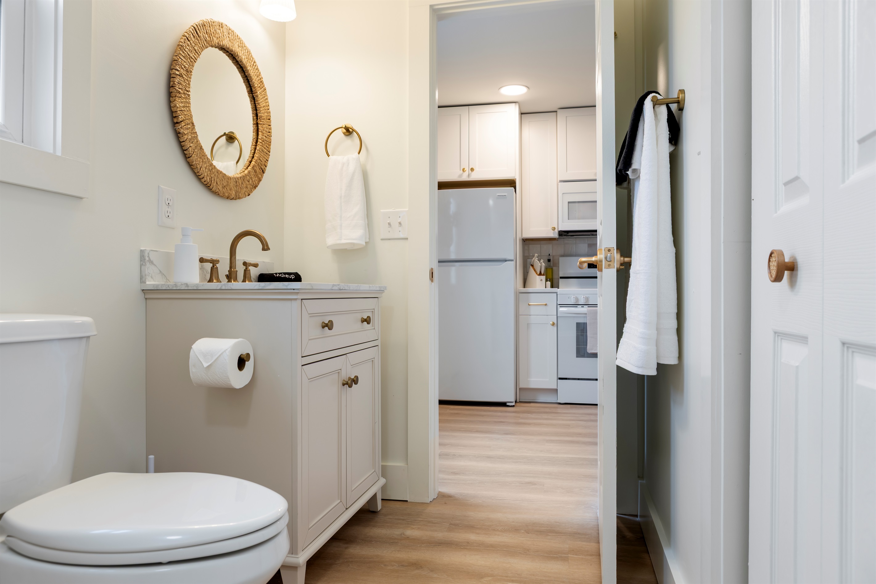 Bath linens provided