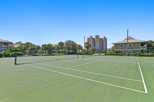 Tennis/Pickleball Courts