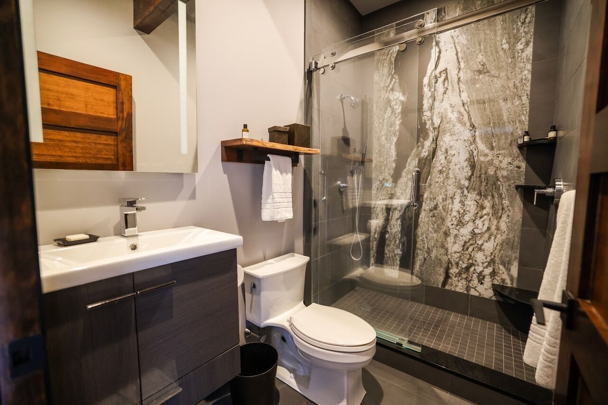 En-suite Bathroom
