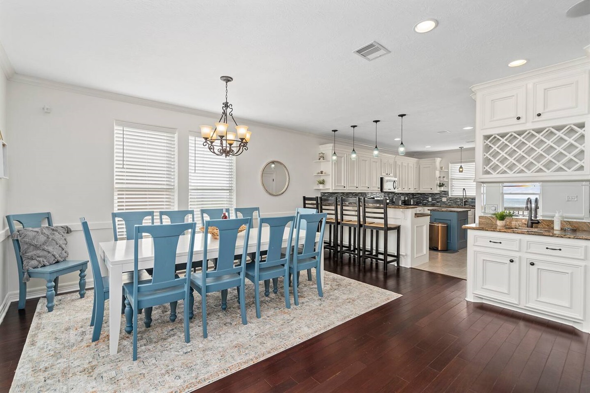 4de782d6cb5c4e658300142c907ec6e9 Large | Beachhouse | Texas | TX | Vacation Homes | Galveston | Crystal Beach | Kokomo | Breezy Days | Beachfront Elegance | Sunrise Serenity | Southern Sands Property Management, LLC