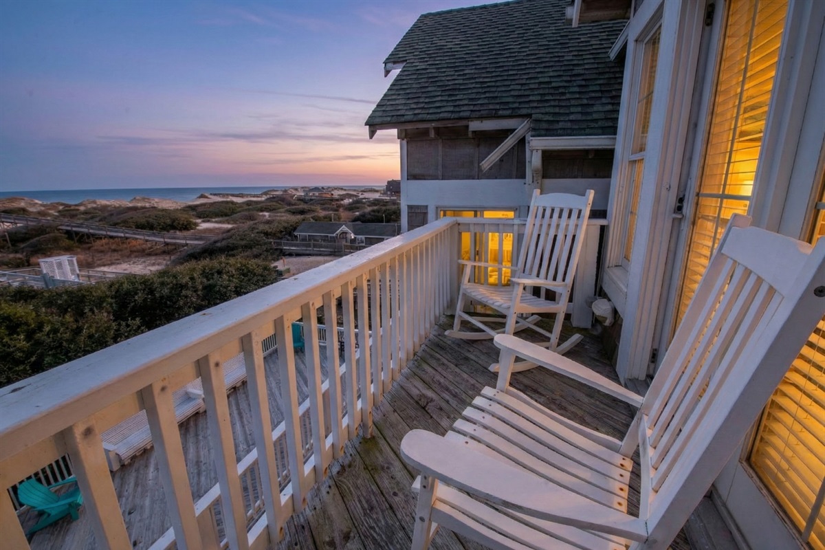 Experience the beauty of  beach from the upper deck. Marvel at the endless horizon and gorgeous coastline while taking in the serenity and peaceful vibes of the area. You can access the beach