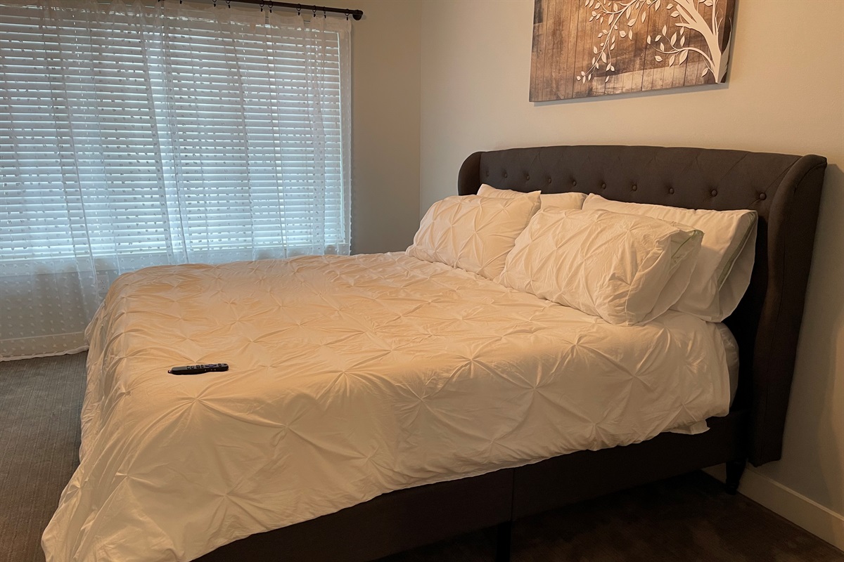 Master Bedroom w/King Bed