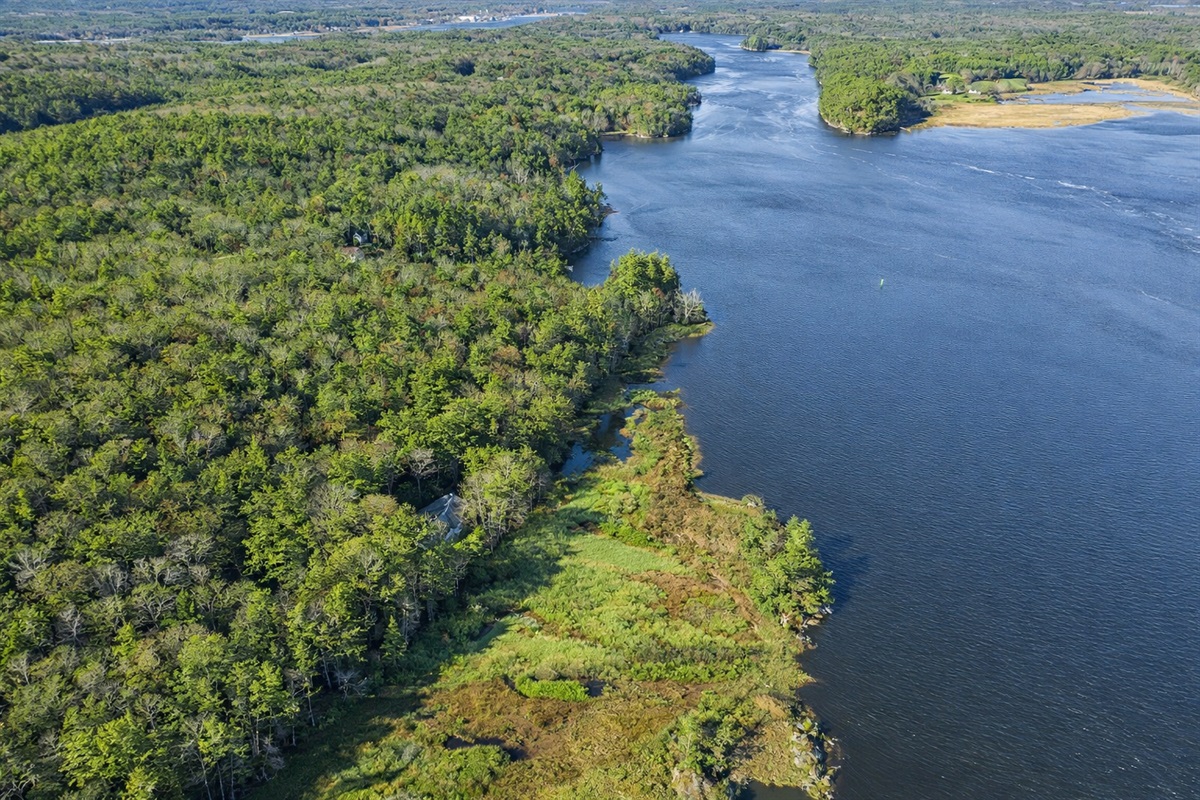 Only 15 minutes to the charming little city of Bath 