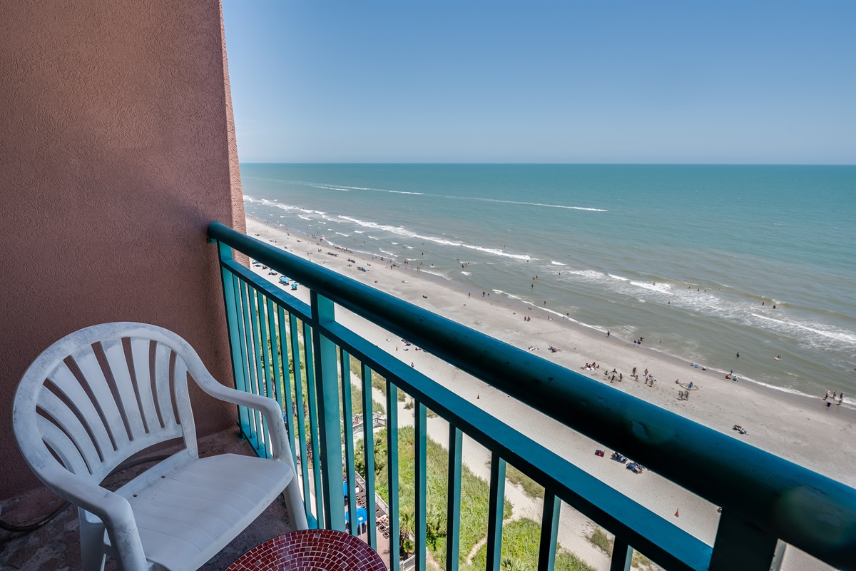 Balcony with Amazing Views of the Ocean🌊☀️