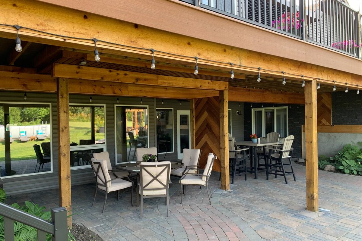 WALK OUT PATIO AND SEATING