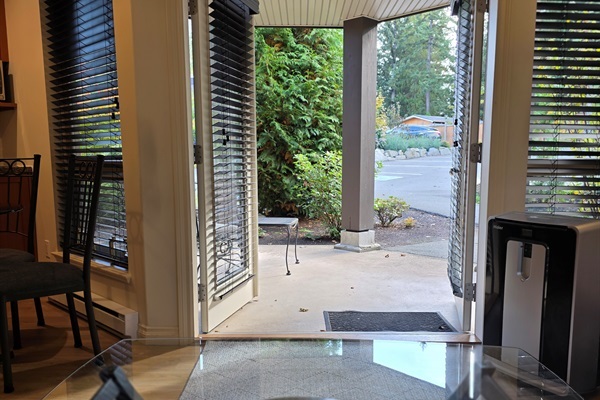 nit B Modern Kitchenette, Double Doors to Covered Patio. Natural Gas Fireplace.