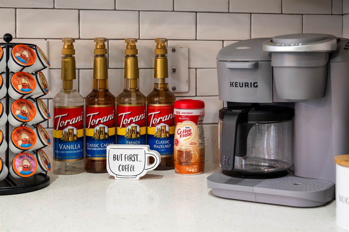 But first… coffee. ☕
Start every Miramar Beach morning at the fully stocked coffee bar with Keurig, syrups, and everything you need before heading to the beach.