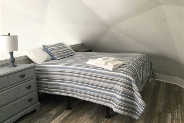 Loft with 2 quantity Queen beds