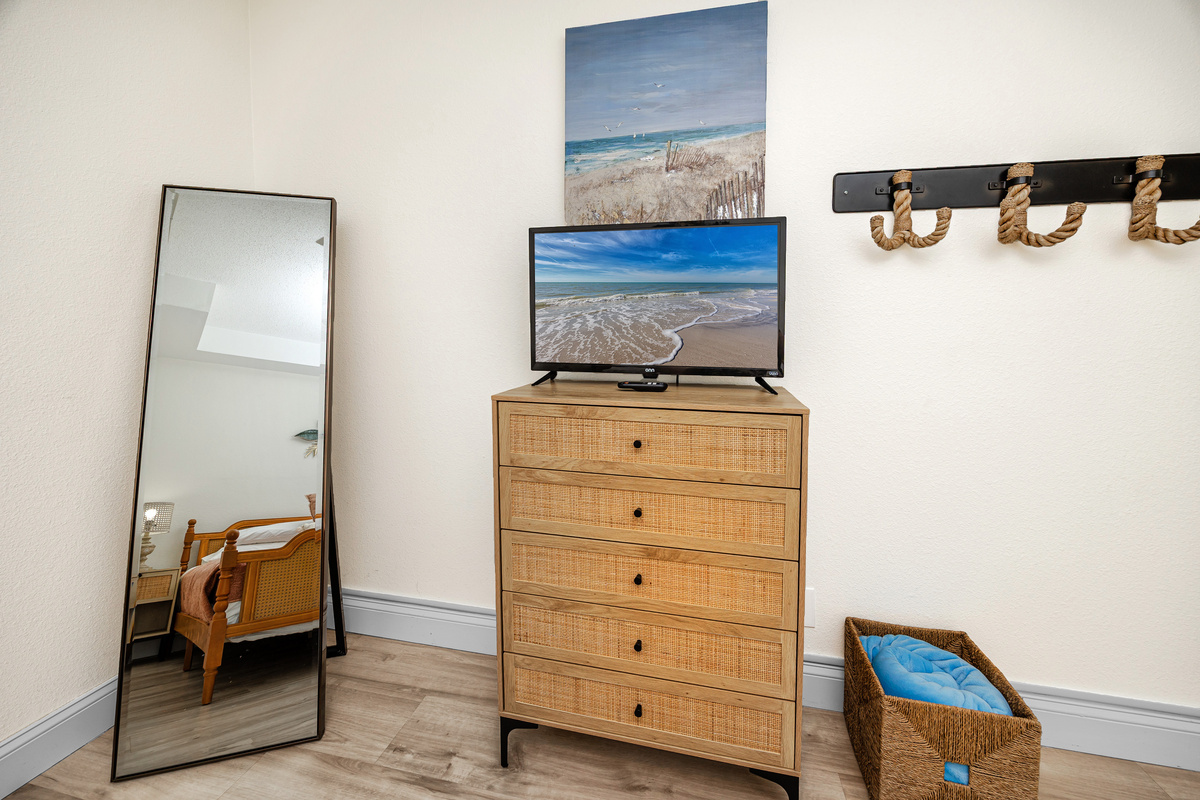 Full sized mirror